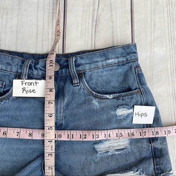 Chelsea & Violet Women’s Distressed High Rise Raw Hem Denim Shorts Size 27 - Picture 10 of 12